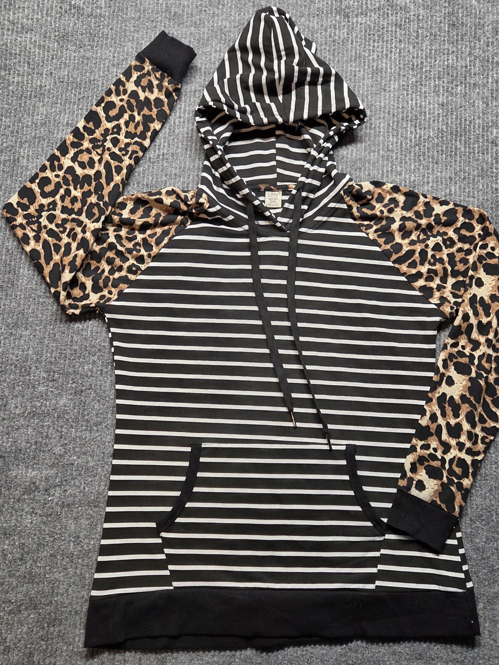 Lildy Supersoft Hoodie Women's S-M Striped Animal Print Hoodie Kangaroo Pocket